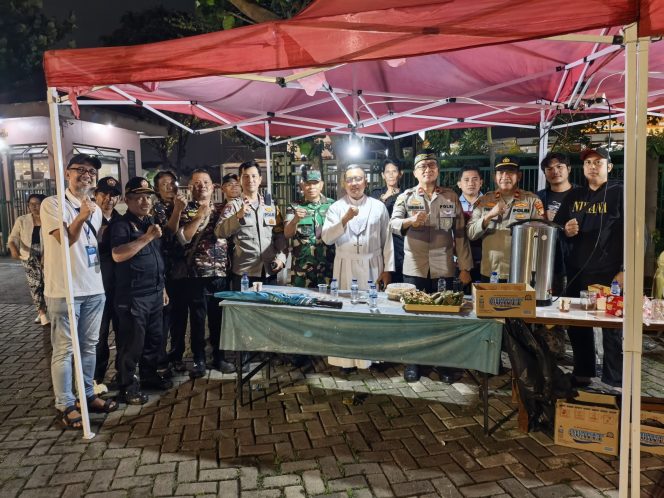 
					Polsek Ciputat Timur Hadir Amankan Ibadah Paskah 2026, Pastikan Situasi Aman dan Kondusif