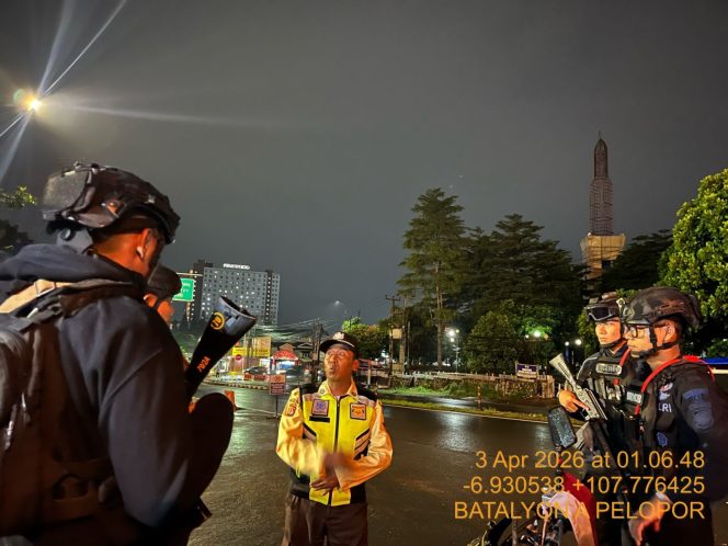 
					Patroli Malam Hingga Dini Hari, Brimob Jabar Pastikan Situasi Jatinangor Tetap Kondusif