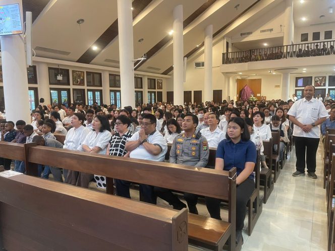 
					Pengamanan Paskah di Gereja St. Helena Berlangsung Khidmat, Sinergi Aparat Ciptakan Situasi Aman Kondusif