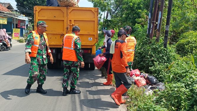 
					Wujudkan Jalan Yang Bersih Satgas Sampah Koramil Tigaraksa Gelar Korve