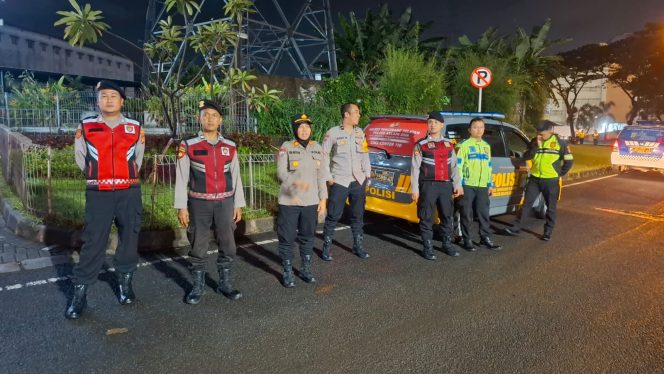 
					Ops Cipta Kondisi Polsek Kelapa Dua Intensifkan Patroli Malam, Wujudkan Wilayah Aman dan Nyaman