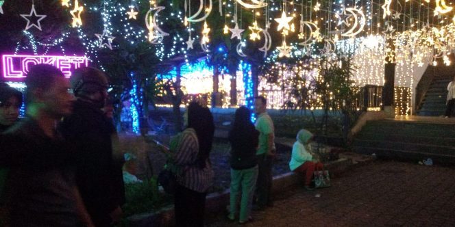 
					Patroli Malam Brimob di Cirebon : Wujud Nyata Hadirnya Negara Jaga Keamanan Masyarakat