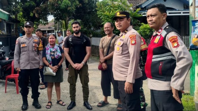 
					Polisi Amankan Seorang WNA Bawa Sajam di Shelter Kucing Ciputat