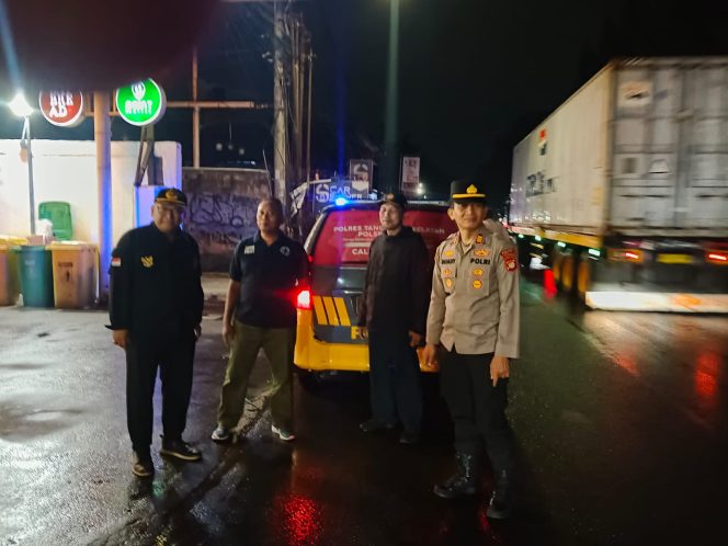 
					Polsek Cisauk Tingkatkan Keamanan Wilayah Lewat Giat Strong Point dan Ops Cipta Kondisi yang Humanis dan Efektif