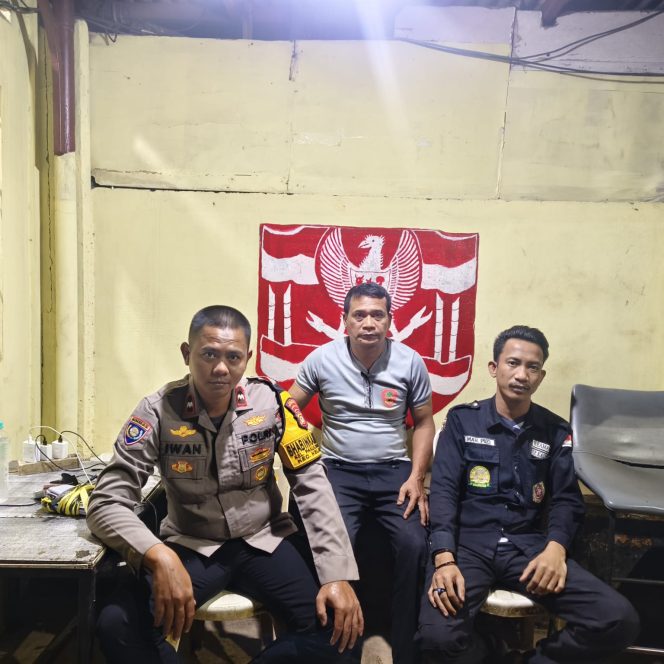 
					Bhabinkamtibmas Pakulonan Barat Ajak Warga Tingkatkan Kewaspadaan