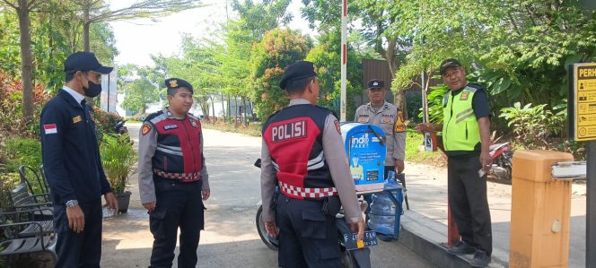 
					Patroli Jalan Kaki Polsek Cisauk, Hadirkan Rasa Aman dan Perkuat Cooling System di Tengah Masyarakat