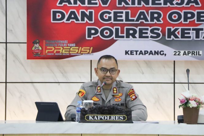 
					Pimpin Analisa dan Evaluasi Kinerja, Kapolres Ketapang Tekankan Peningkatan Profesionalitas Kerja Dan Pengawasan Secara Berkelanjutan