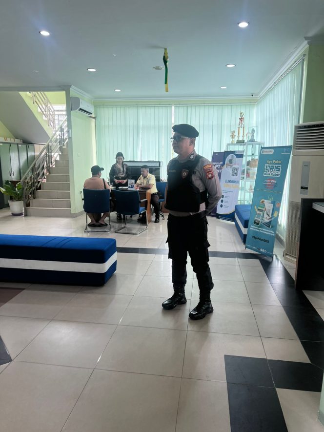 
					Sat Samapta Polres Ketapang Perketat Pengamanan Objek Vital dan Perbankan