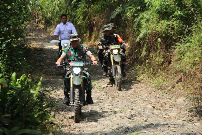 
					TMMD Ke 128 Kodim 0621 Kab Bogor Wujudkan Senyum dan Asa Baru Anak-anak Banyuasih