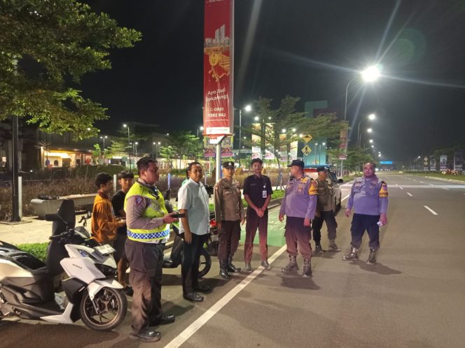 
					Polsek Pagedangan Gelar Patroli Cipta Kondisi, Antisipasi Gangguan Kamtibmas di Sejumlah Titik Rawan