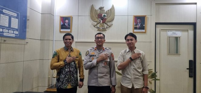 
					Kapolsek Ciputat Timur Gelar Cooling System Bersama Mahasiswa UIN Jakarta Jelang May Day, Perkuat Pesan Kamtibmas