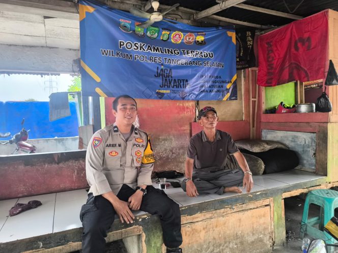 
					Perkuat Keamanan Lingkungan, Polsek Kelapa Dua Aktifkan Poskamling Terpadu Bersama Warga