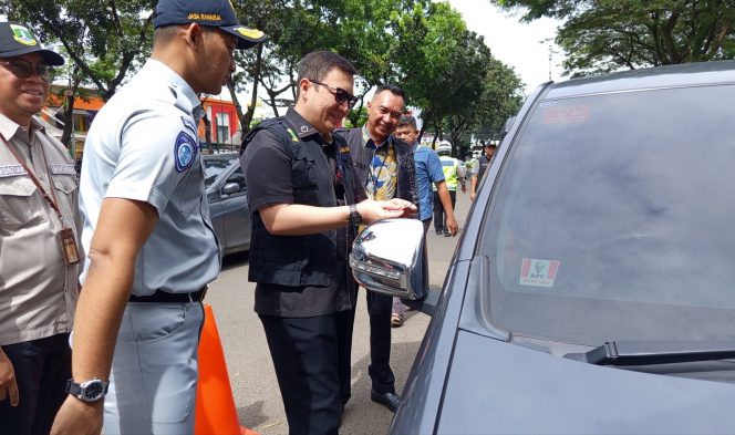 
					Razia Pajak Kendaraan di Tangsel, Petugas Humanis Ajak Warga Taat Demi Pembangunan Daerah