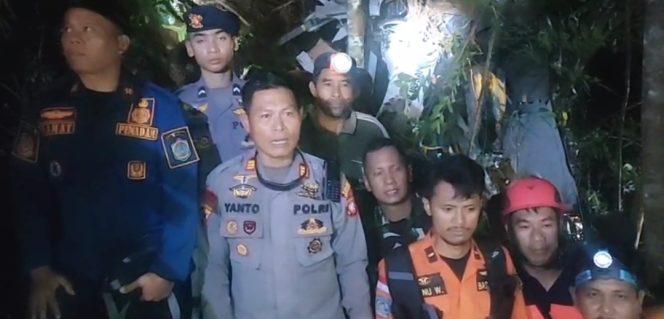 
					Berkat Kesigapan dan Kerjasama Dengan Semua Tim Gabungan, Polda Kalbar Berhasil Temukan Helikopter PK-CFX Yang Sebelumnya Dinyatakan Hilang Kontak