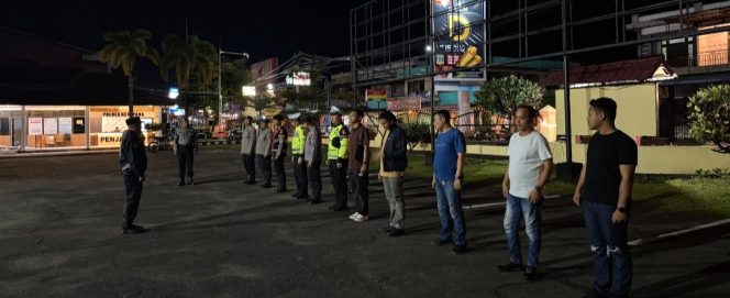 
					Pastikan Situasi Kamtibmas Malam Minggu Berlangsung Kondusif, Anggota Polres Ketapang Gelar Patroli