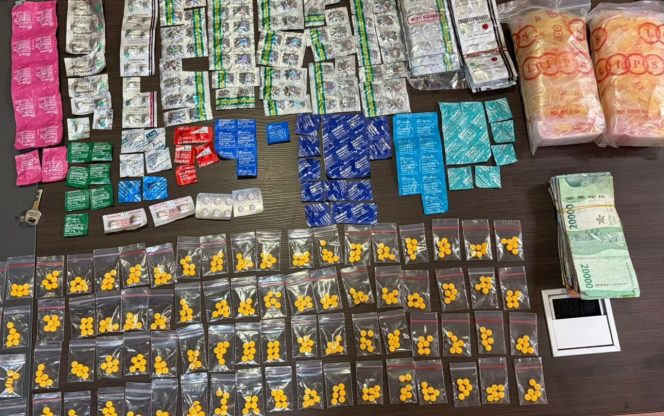 
					Sat ResNarkoba Polres Tangsel Ungkap Peredaran Obat Keras Ilegal, Dua Pelaku Diamankan di Pamulang