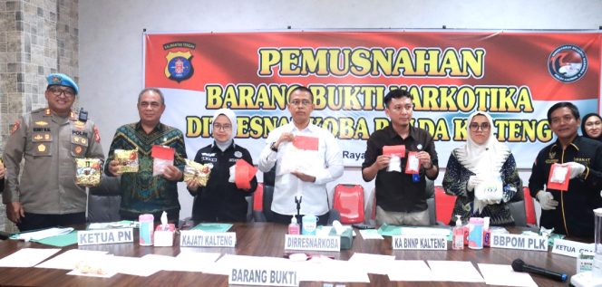 
					Polda Kalteng Musnahkan 5,43 Kg Sabu dan 412 Butir Ekstasi dari 13 Kasus