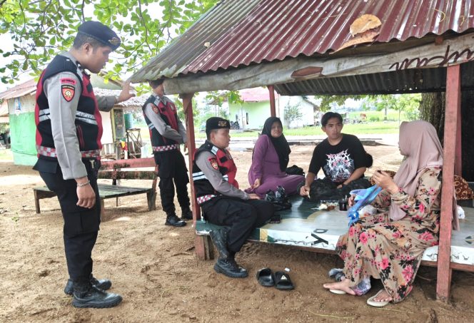 
					Antisipasi Gangguan Kamtibmas, Pamobvit Polres Ketapang Intensifkan Patroli di Pantai Pecal Kinjil Pesisir