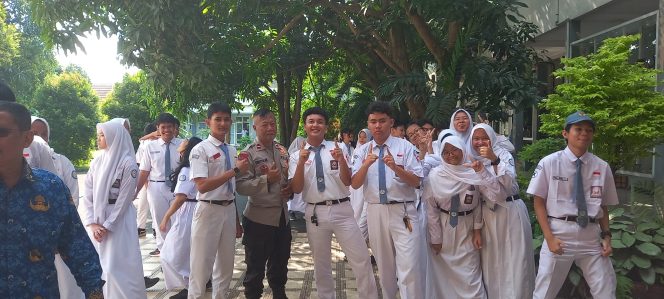 
					Semarak Hardiknas 2026, Polsek Ciputat Timur Gencarkan Program CETAR Cegah Tawuran Pelajar