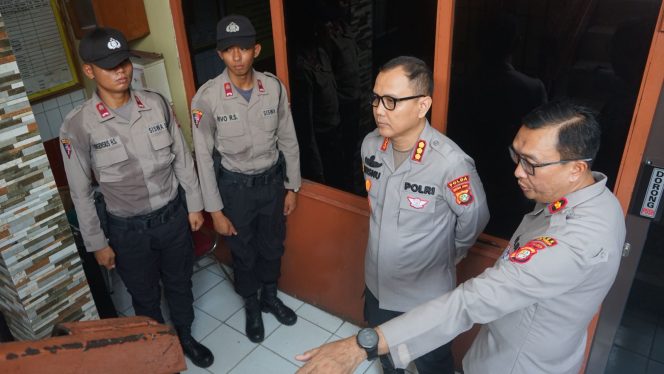 
					KA SPN Polda Metro Jaya Lakukan Asistensi dan Pengecekan Siswa Latja di Polsek Ciputat Timur