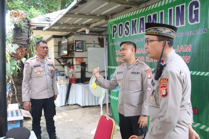 
					Cek Kesiapan Poskamling Narada Cipayung, Kapolres Apresiasi Kesiapan Warga Jaga Keamanan Lingkungan