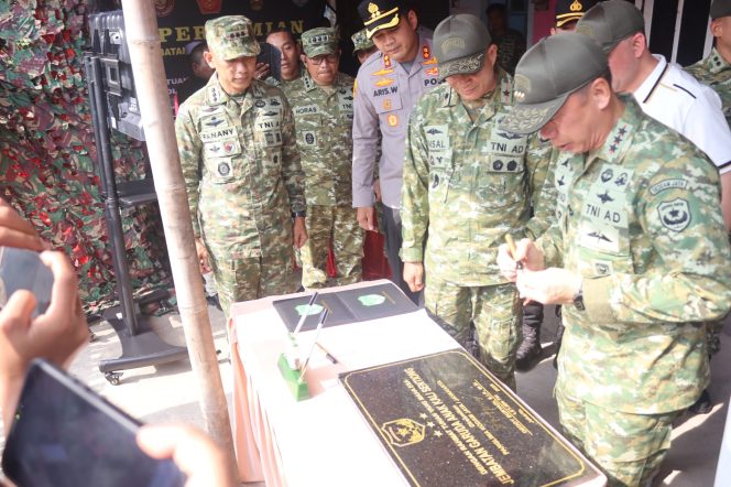
					Pangdam Jaya Resmikan Jembatan Garuda dan Program Gentengisasi di Sunter Agung