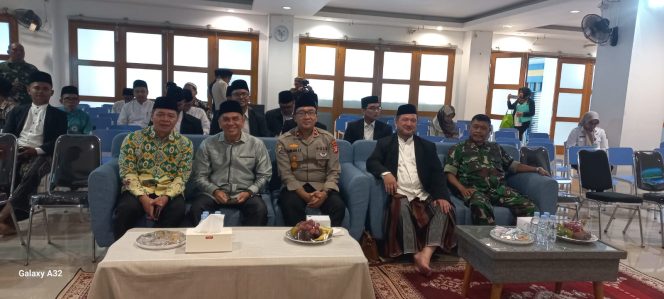 
					Kapolsek Ciputat Timur Hadiri Silaturahmi Wali Kota Tangsel Bersama Pengasuh Pesantren Se-Tangerang Selatan