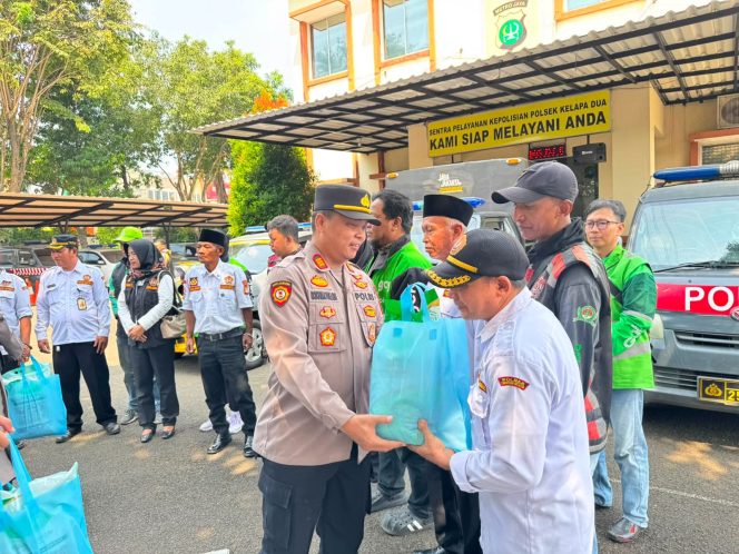 
					Jum’at Berbagi Polsek Kelapa Dua, Wujud Kepedulian Polri kepada Masyarakat dan Mitra Kamtibmas