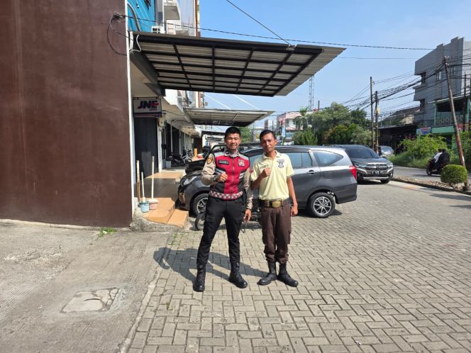 
					Patroli Strong Point Polsek Kelapa Dua Perkuat Keamanan Pemukiman dan Perbatasan Wilayah