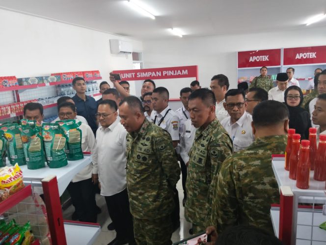 
					Optimalkan Ekonomi Desa, Dandim 0510/Trs Hadiri Peresmian Serentak KDKMP oleh Presiden RI
