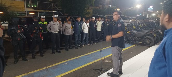 
					Polsek Ciputat Timur Gelar Apel Operasi Cipta Kondisi dan Patroli Gabungan 3 Pilar Bersama Brimob Batalyon C