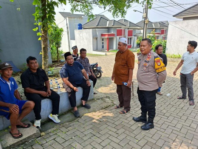
					Cooling System Humanis, Bhabinkamtibmas Cisauk Pererat Sinergi Kamtibmas Bersama Tokoh Masyarakat
