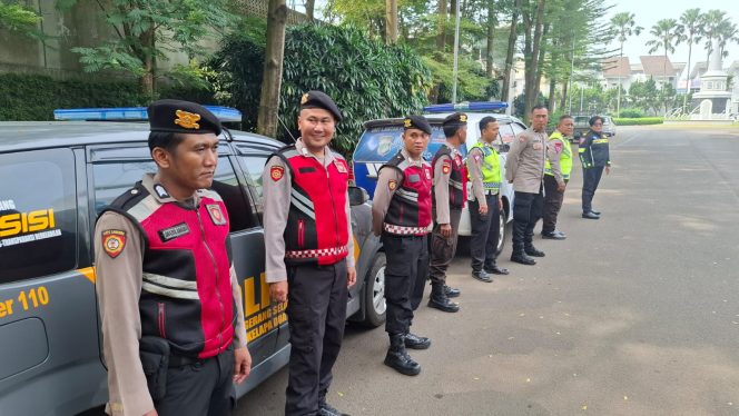 
					Patroli Mobile Skala Sedang Polsek Kelapa Dua Hadirkan Rasa Aman di Tengah Masyarakat