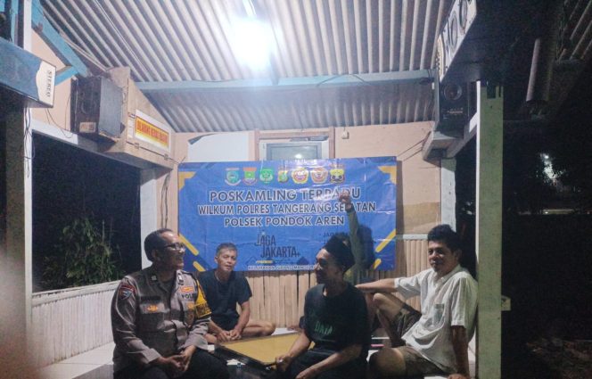 
					Guyub Warga dan Polisi, Siskamling Terpadu di Jurang Mangu Barat Perkuat Keamanan Lingkungan