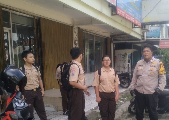 
					Polsek Kelapa Dua Intensifkan Program CETAR di SMKN 7 Tangerang untuk Cegah Tawuran Pelajar