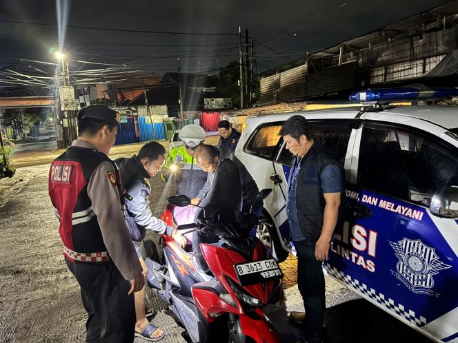 
					Polsek Kelapa Dua Gelar Razia Stasioner Tengah Malam, Antisipasi Gangguan Kamtibmas