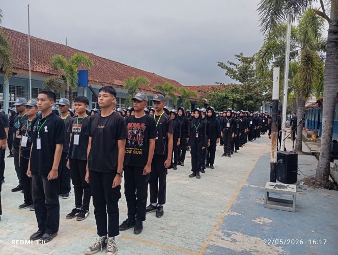 
					Brimob Jabar Tanamkan Jiwa Kepemimpinan dan Nasionalisme Melalui PDKK di SMKN 1 Rancaekek