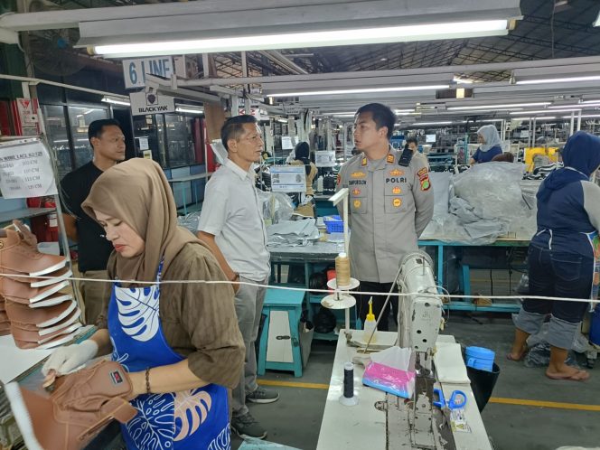 
					Kapolsek Curug Sambangi PT Shinwon, Perkuat Sinergi Keamanan dengan Buruh Pabrik