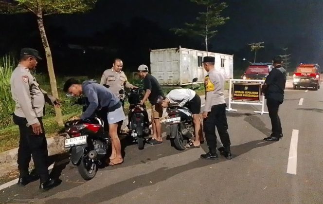 
					Ciptakan Rasa Aman, Polsek Pagedangan Gelar Razia Stasioner di Titik Rawan