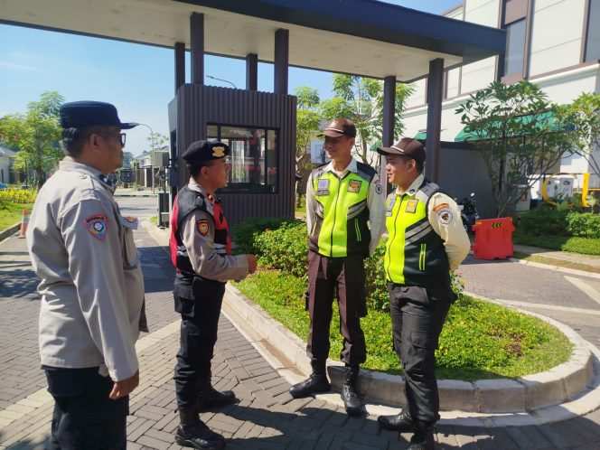 
					Patroli Jalan Kaki Polsek Cisauk Hadirkan Rasa Aman Bagi Masyarakat