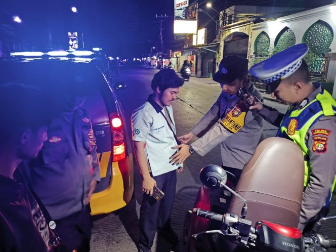 
					Polsek Legok Gelar Razia Stasioner Antisipasi Kejahatan Jalanan  Tangerang,Brigadenews.co.id –