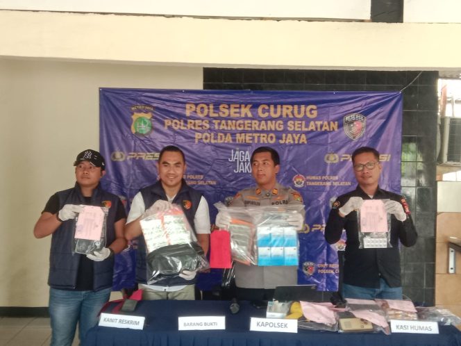 
					Polsek Curug Ungkap 3 Kasus Peredaran Obat Ilegal, 3 Tersangka Diamankan