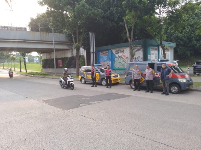 
					Patroli Skala Sedang Poksek Pondok Aren Perkuat Kehadiran Polri, Ciptakan Rasa Aman Bagi Masyarakat