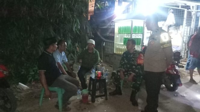 
					Babinsa Koramil 14/Panongan Perkuat Kamtibmas Melalui Siskamling, Wujud Nyata Kehadiran TNI di Tengah Masyarakat