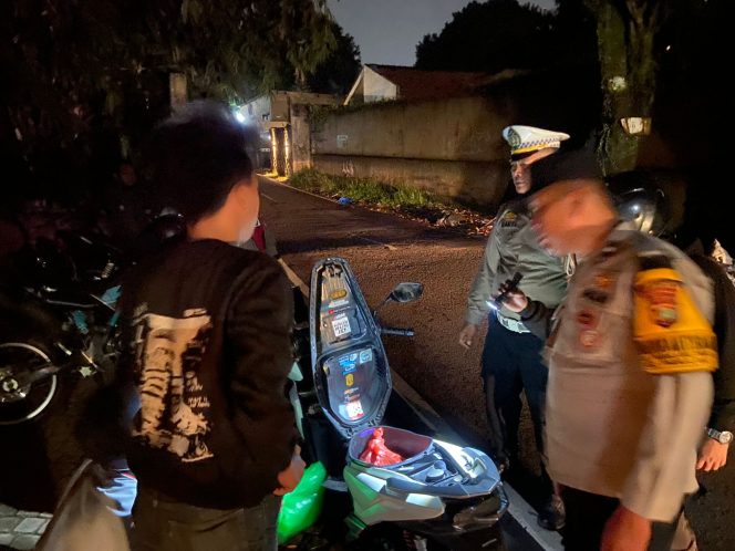 
					Patroli Cipta Kondisi dan Razia Stasioner, Polsek Pamulang Amankan Dua Motor Tanpa Identitas dan Satu Botol Miras