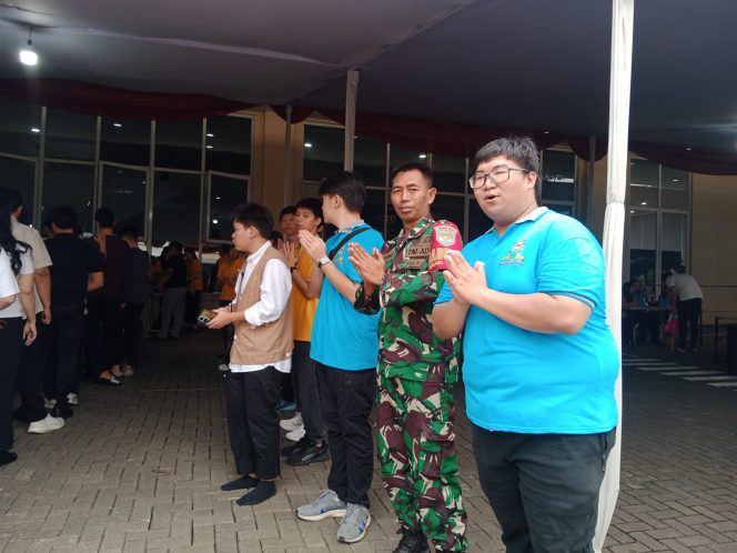 
					Babinsa Koramil 02/Curug Monitoring Kegiatan Ibadah Waisak