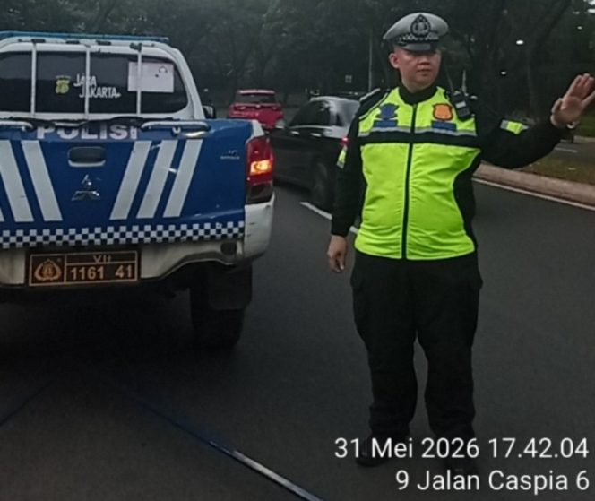 
					Keselamatan Tak Mengenal Hari Libur, Satlantas Polres Tangsel Sisir Ranjau Paku di Cisauk