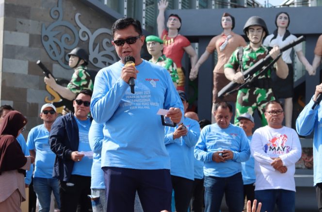 
					Peringati May Day 2026 di Bundaran Besar, Kapolda Kalteng Ajak Perkuat Kebersamaan dan Persatuan