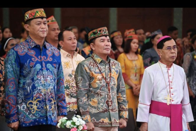 
					Kapolda Kalteng Apresiasi 25 Tahun Pengabdian Uskup Palangka Raya, Jaga Kerukunan Umat Beragama