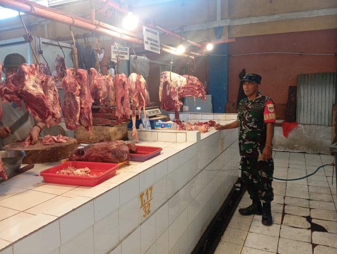 
					Babinsa Koramil 14/Panongan Monitoring Harga Sembako di Pasar Modern City Market Citra Raya, Pastikan Ketersediaan Bahan Pokok Tetap Aman